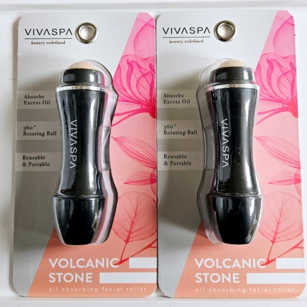 NWT 》2×《VIVASPA VOLCANIC STONE OIL ABSORBINB FACIAL ROLLER!